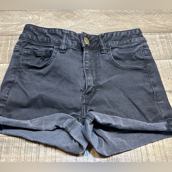 “Women's Size 2 Black Super Stretch Mid Rise American Eagle Shorts" - Picture 2 of 9